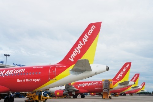 Doanh thu, lợi nhuận của Vietjet đi xuống vì hoạt động bán tàu bay