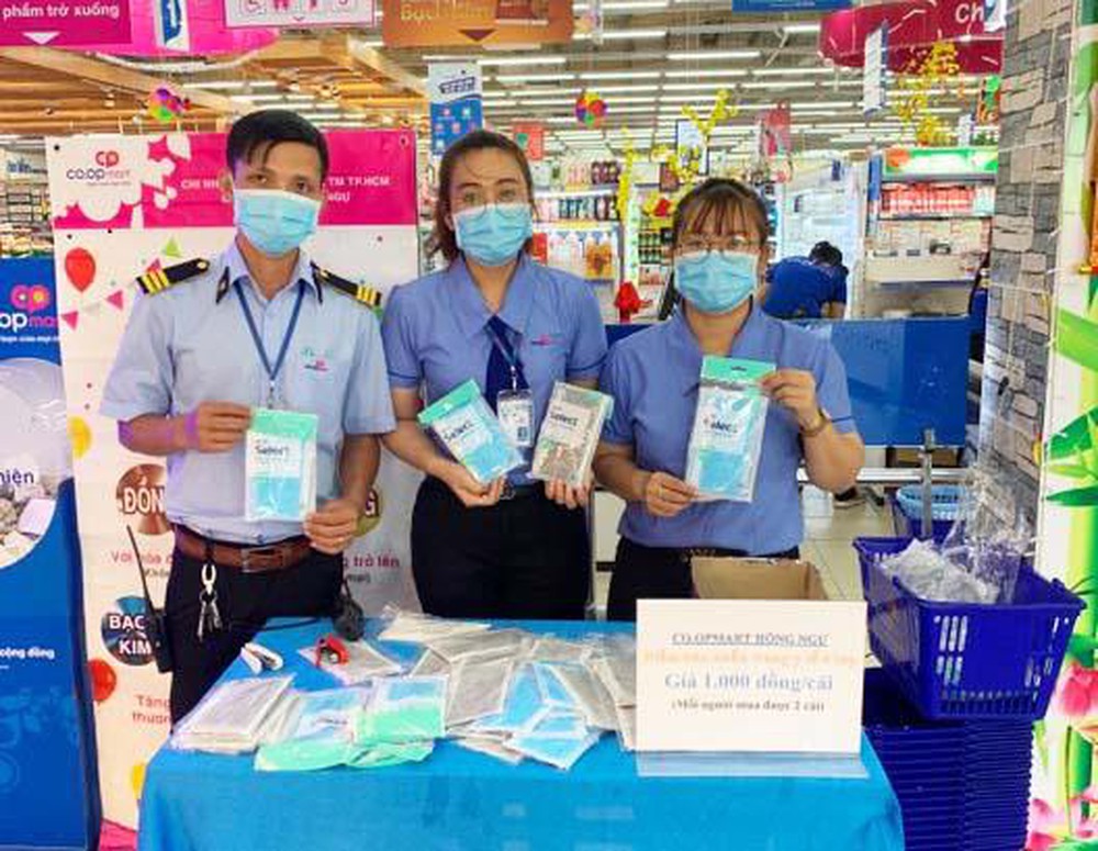 Hệ thống siêu thị Co.opmart  không tăng giá khẩu trang, nước rửa tay