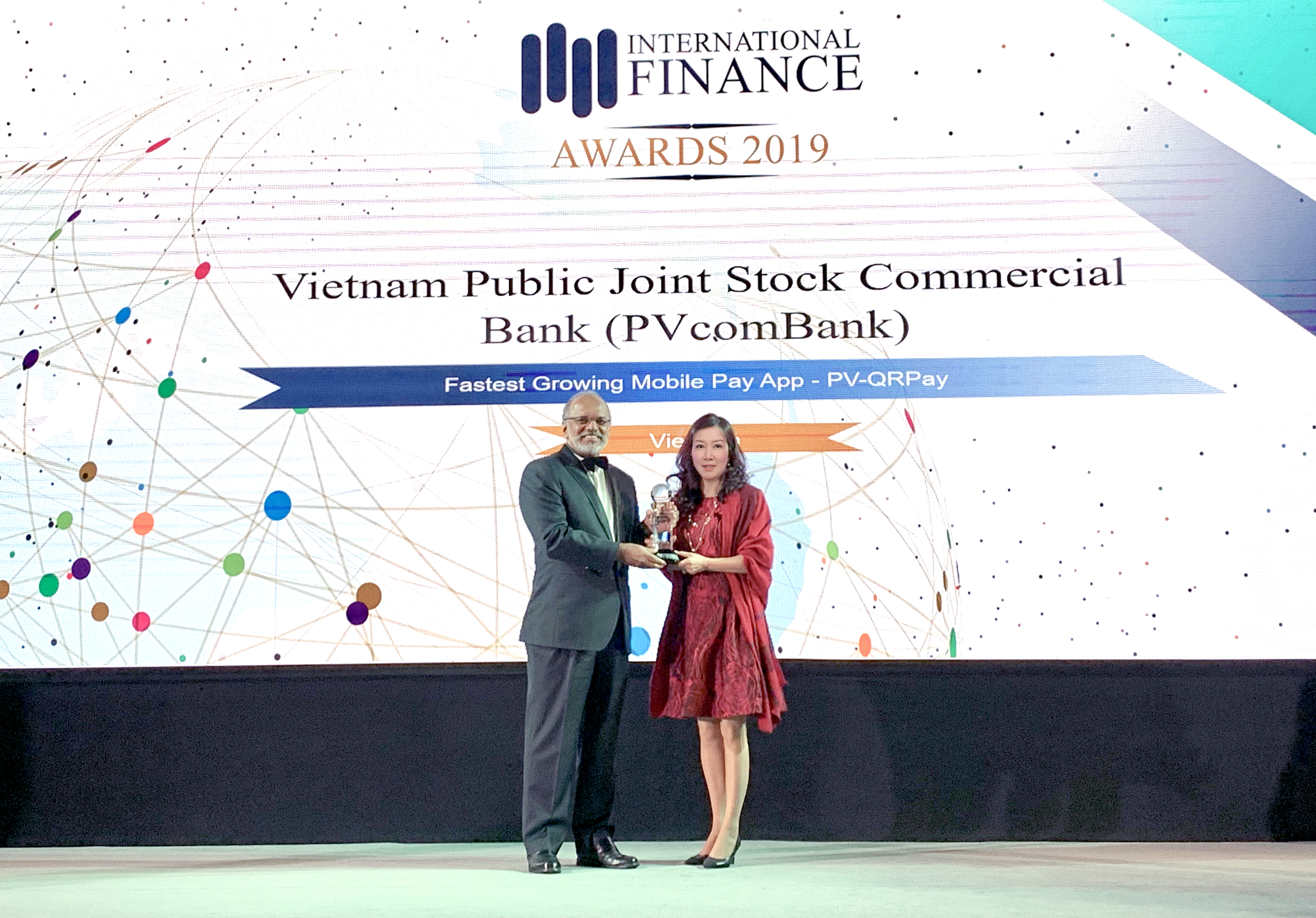 PVcomBank vinh dự nhận liên tiếp 2 giải thưởng Quốc tế 