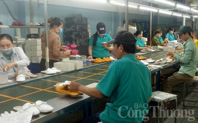 Nhiều ngành gấp rút tìm thị trường cung nguyên liệu, xuất khẩu mới thay thế Trung Quốc