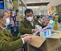 Tiếp tục xử phạt hơn 50 cửa hàng bán khẩu trang đội giá