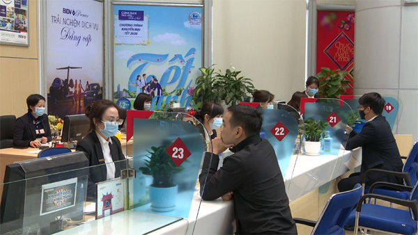 Hạn chế lây nhiễm nCoV Ngân hàng khuyến khích khách hàng tăng cường giao dịch online thay vì tiền mặt