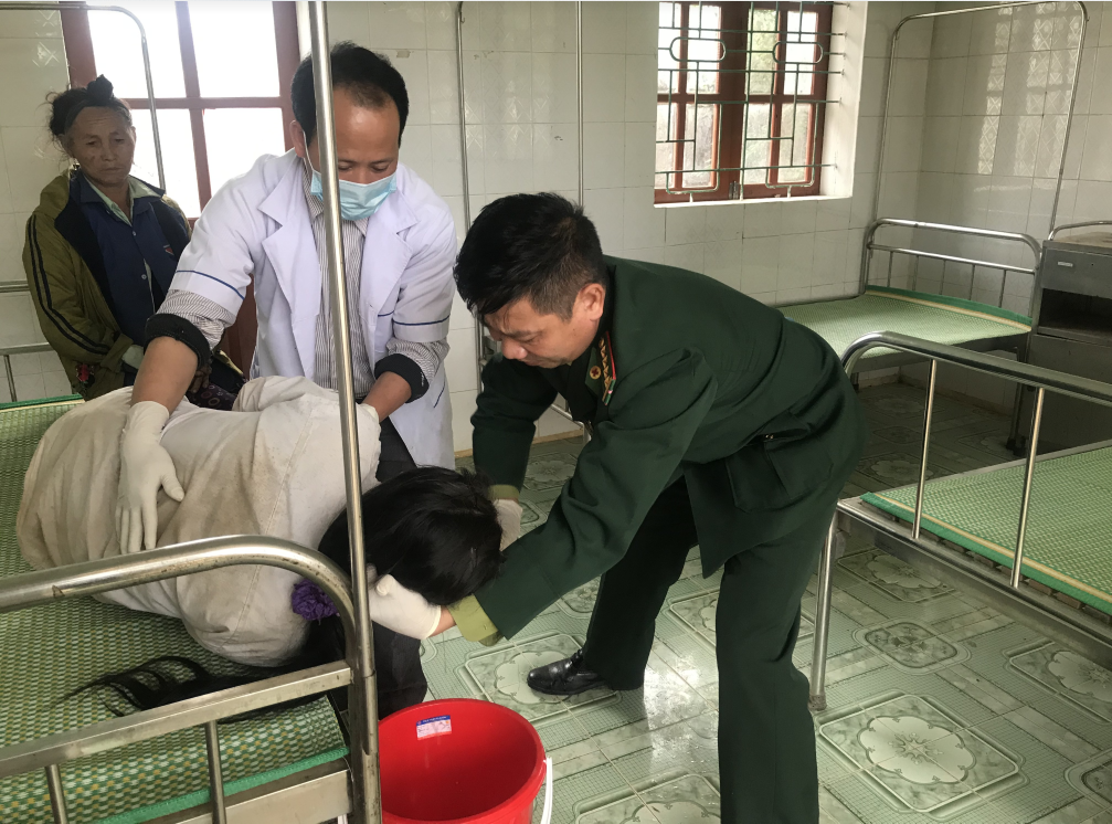 BĐBP Nghệ An Cứu sống 1 phụ nữ ăn lá ngón tự tử