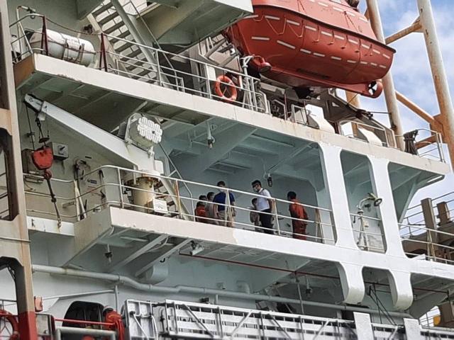 Cách ly con tàu nghi nhiễm COVID-19 cập cảng Nhà Bè