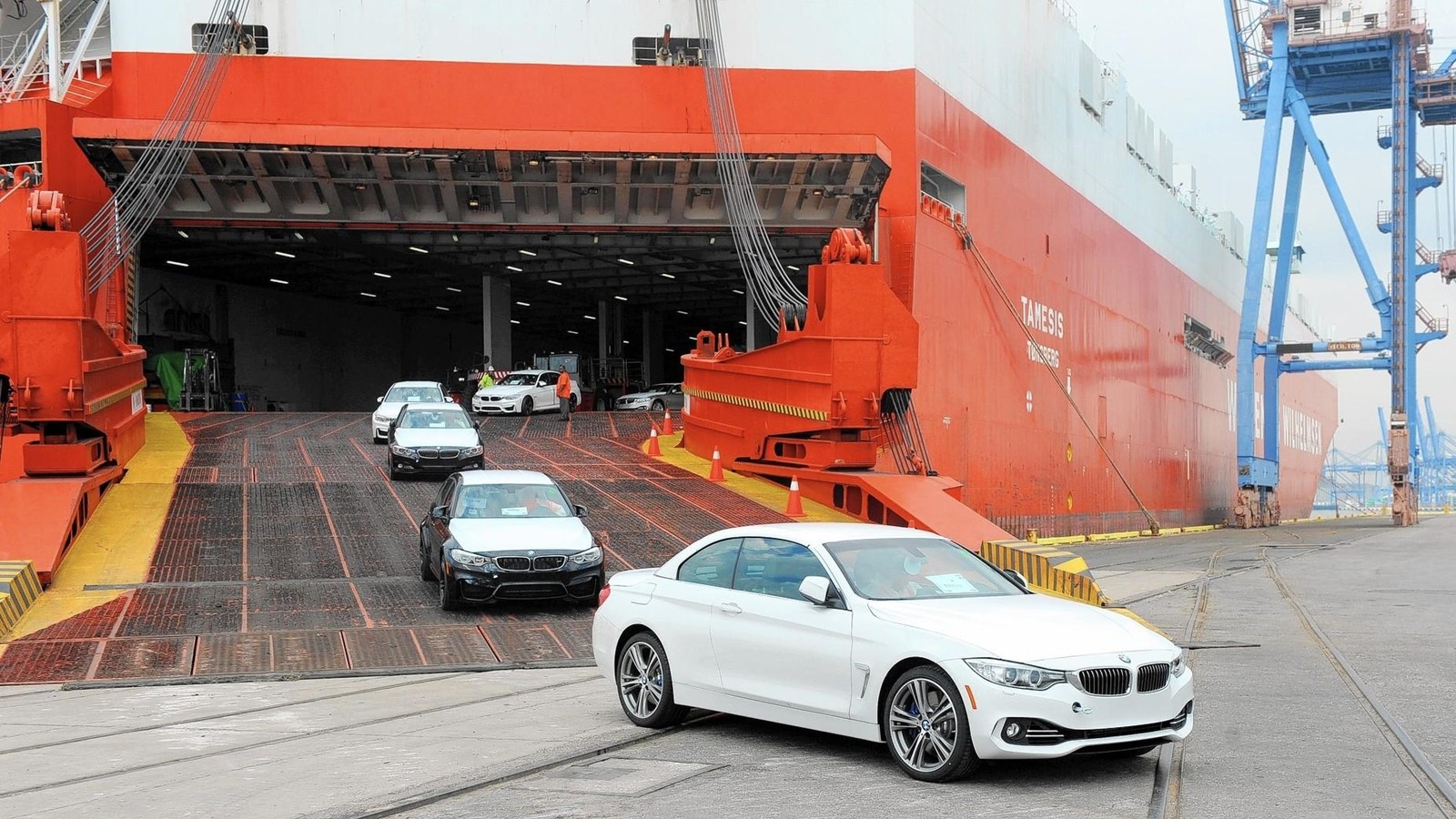 Tháng 12020 Nhập khẩu ô tô nguyên chiếc giảm mạnh tới 35,4%