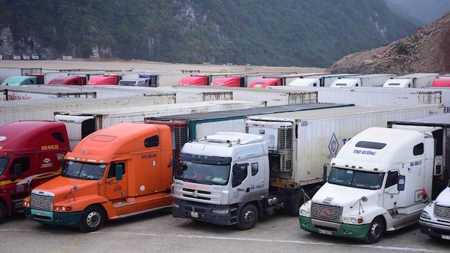 Bộ Công thương khuyến cáo các doanh nghiệp hạn chế đưa hàng hóa lên biên giới