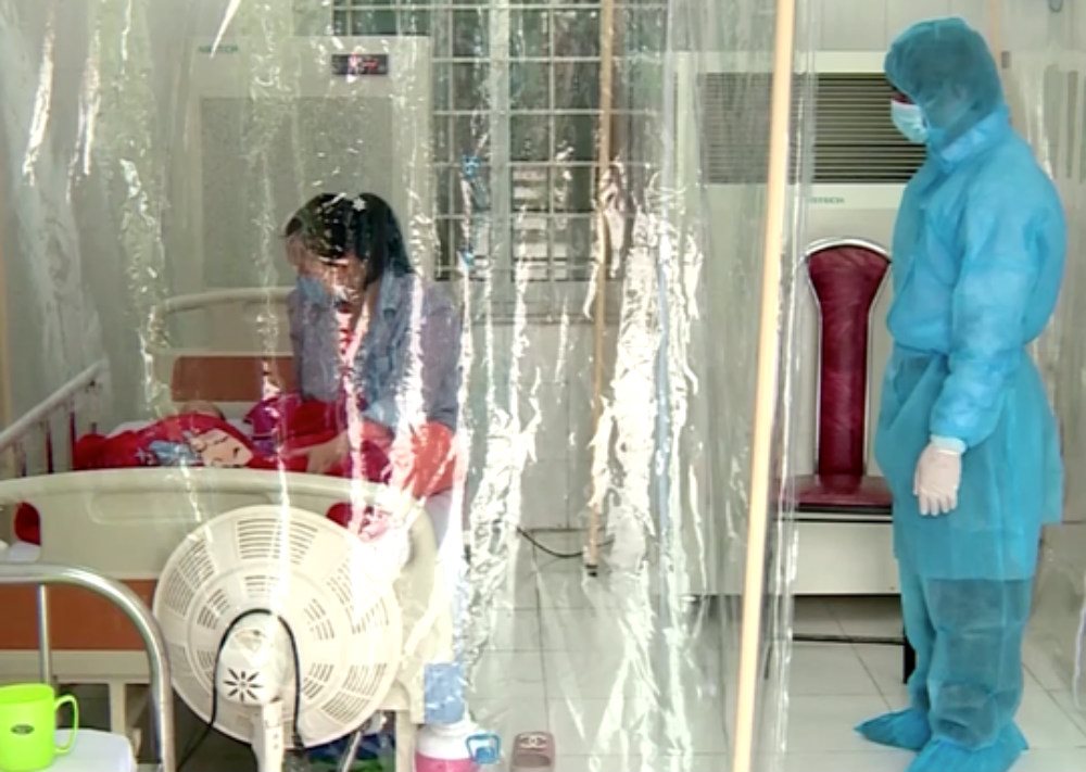 Sức khỏe cháu bé 3 tháng tuổi nhiễm Covid-19 tiến triển tốt