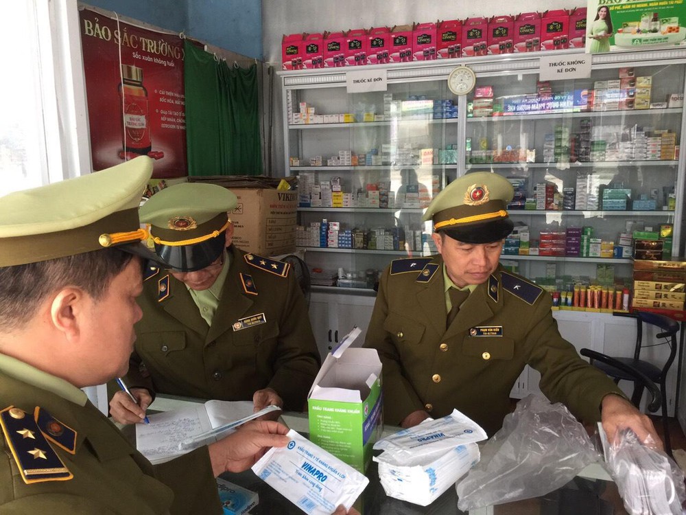 Ngày 192 Lực lượng QLTT tiếp tục kiểm tra và xử phạt hơn 83 triệu đồng đối với 49 cửa hàng kinh doanh TBYT vi phạm