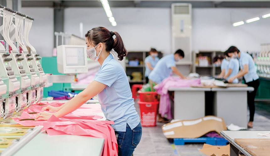 May Sông Hồng sẽ gặp khó vì lệ thuộc nguyên liệu Trung Quốc