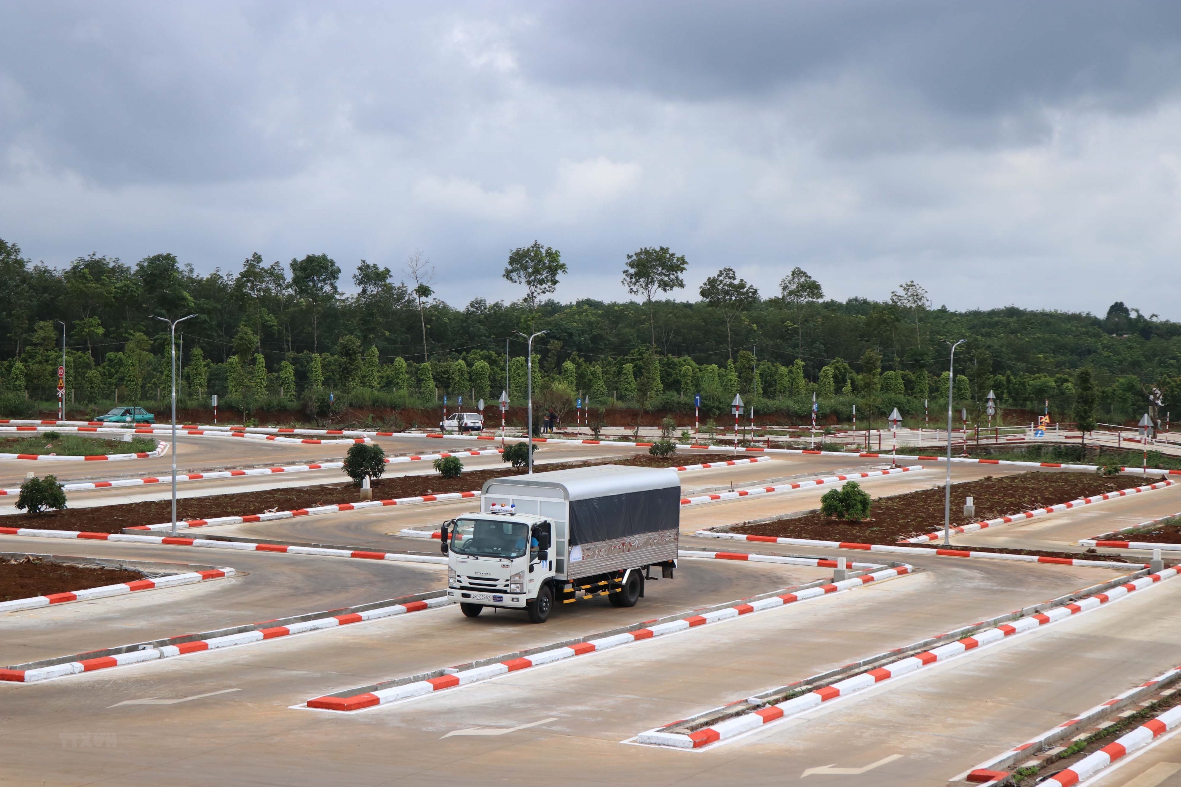 Thi bằng lái xe ô tô năm 2020 Đồn học phí sẽ tăng cao để lôi kéo người học