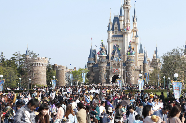 Nhật Bản tạm đóng cửa công viên giải trí Disneyland và DisneySea vì dịch COVID-19