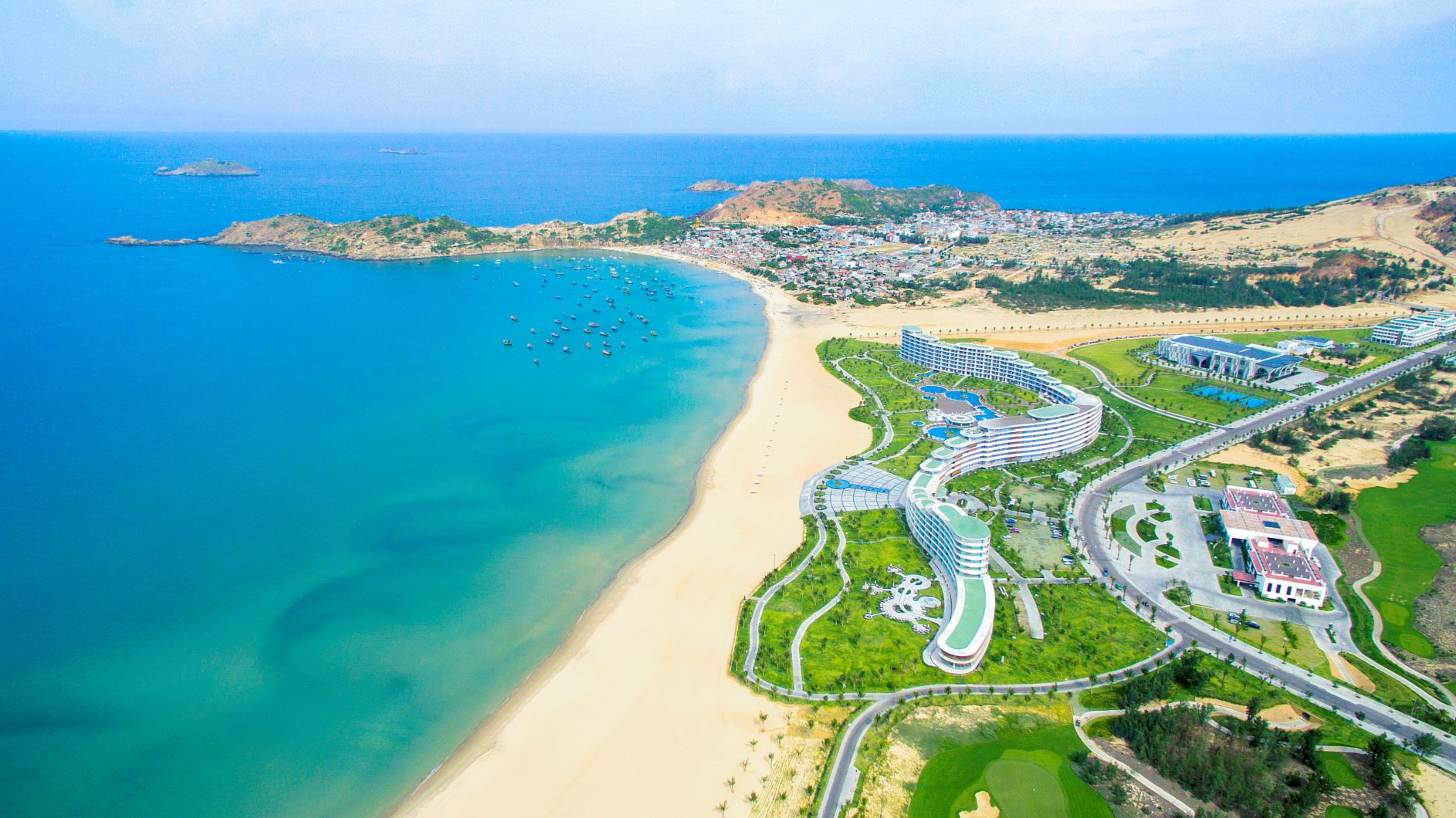 Không chỉ có biển xanh, nắng ấm, Quy Nhơn còn hấp dẫn du khách vì điều này