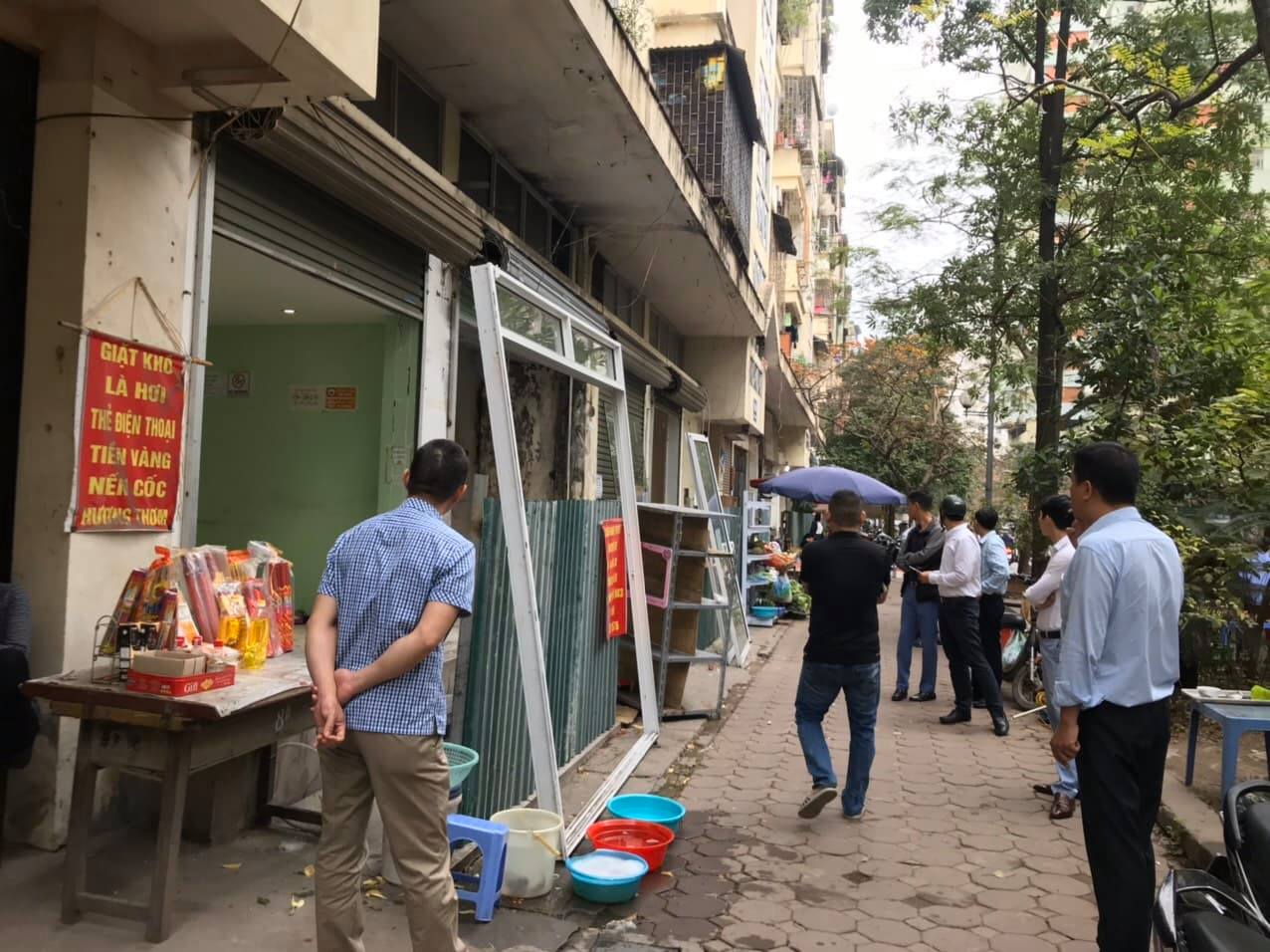 Hà Nội Quận Cầu Giấy hoàn thành công tác thu hồi 10 ki ốt tại nhà tái định cư N11B Dịch Vọng