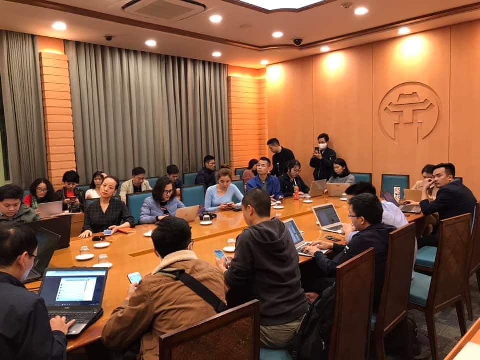 Hà Nội họp khẩn về dịch Covid-19