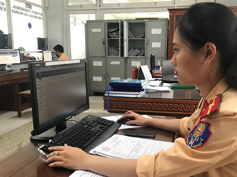 Thí điểm nộp phạt trực tuyến vi phạm giao thông tại 5 địa phương