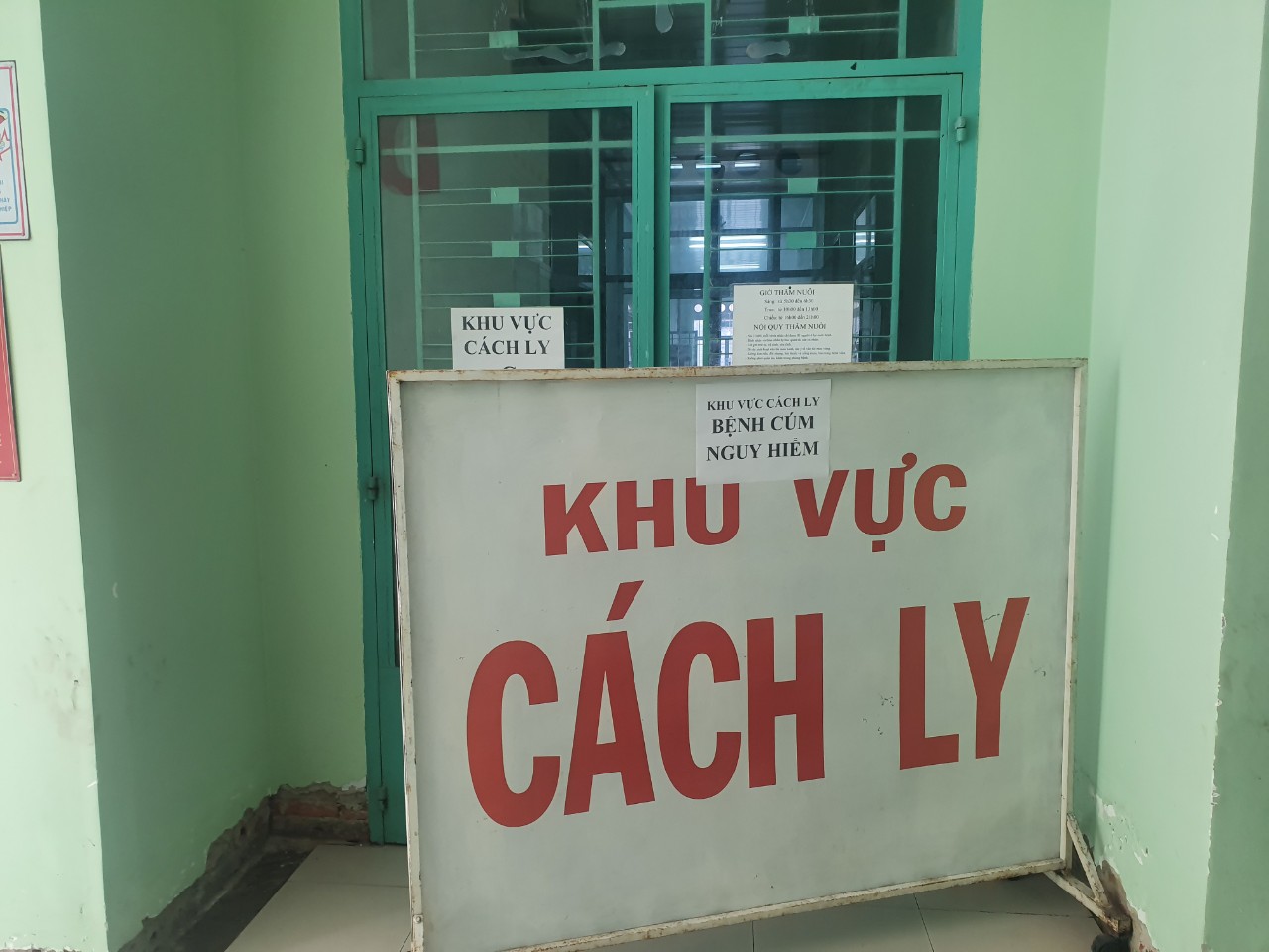 Huế Cách ly 2 khách nước ngoài cùng hạng thương gia với cô gái nhiễm COVID-19 thứ 17