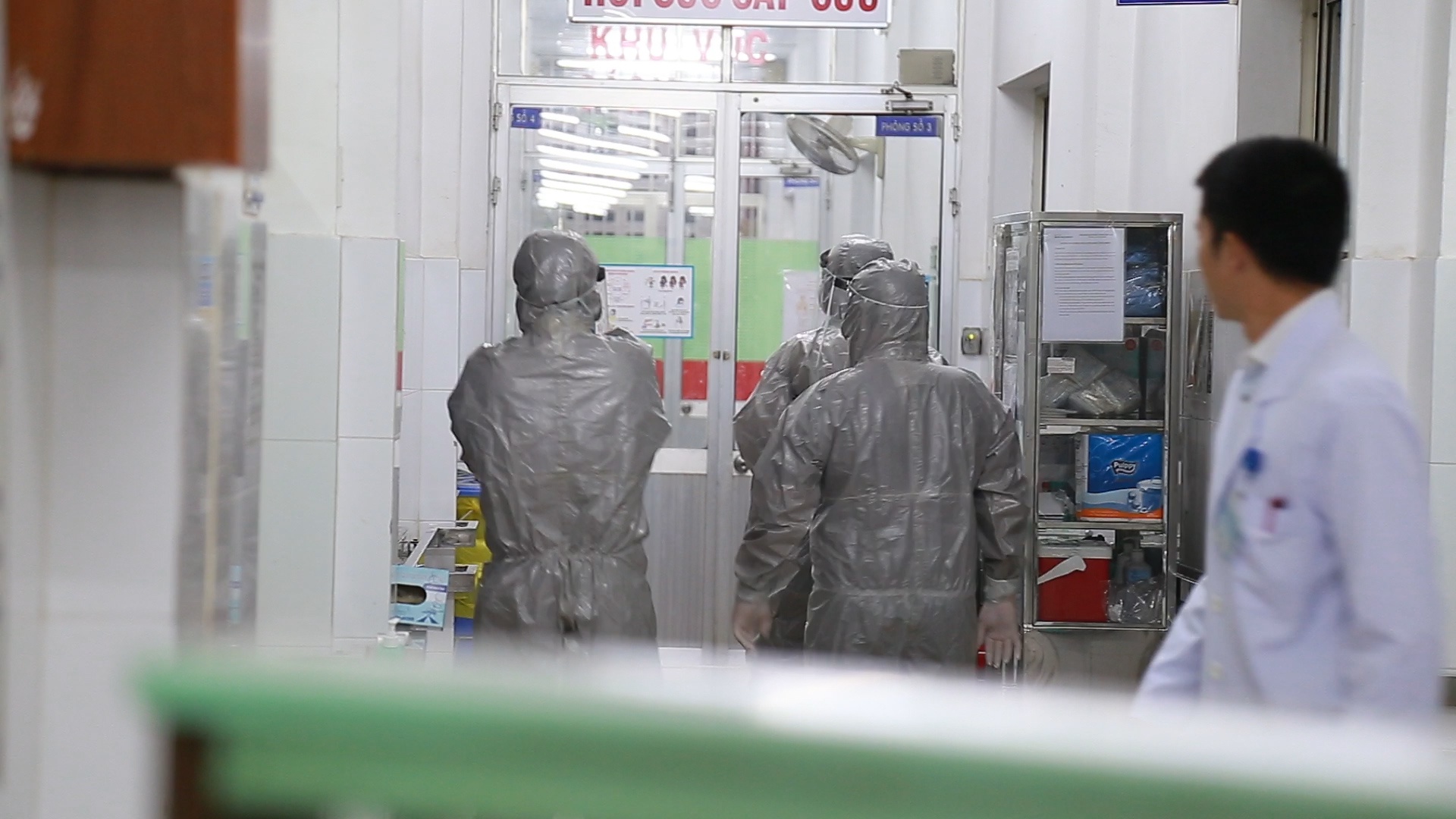 TP HCM Đã có kết quả xét nghiệm 13 người cùng chuyến bay với cô gái Hà Nội mắc Covid-19