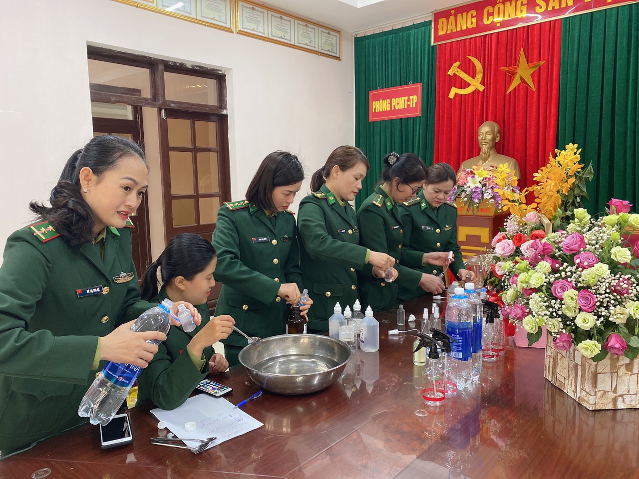 Bô đội Biên phòng Nghệ An kỷ niệm ngày Quốc tế phụ nữ bằng những hoạt động thiết thực