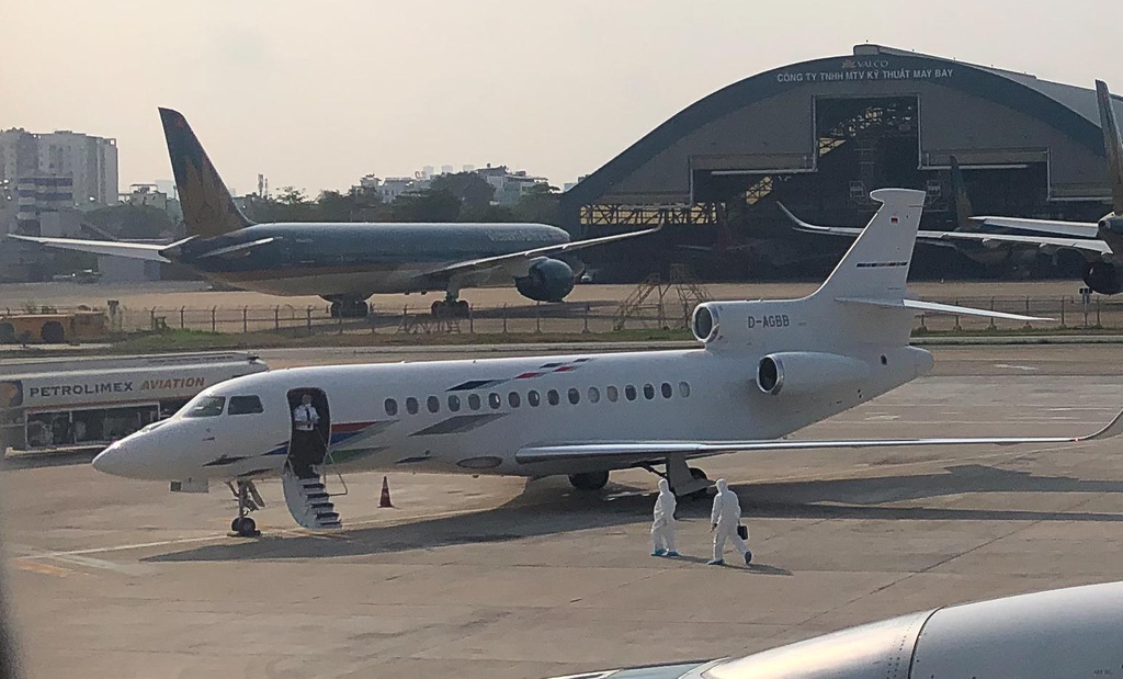 Bệnh nhân thứ 32 đã có biểu hiện nhiễm bệnh từ trước khi về nước bằng máy bay riêng