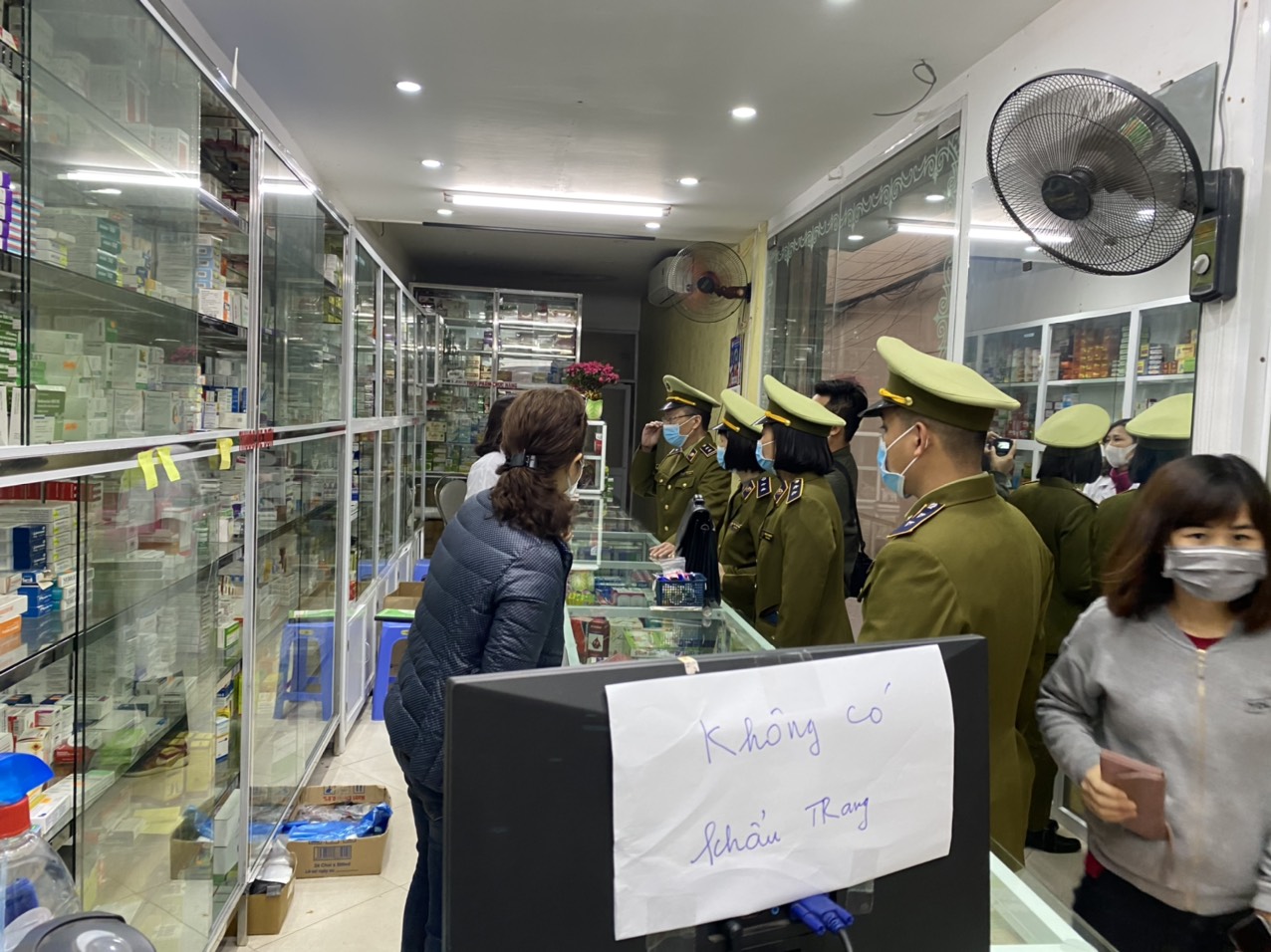 Ngày 103 Lực lượng QLTT tiếp tục xử phạt 21 cơ sở kinh doanh TBYT với tổng số tiền hơn 35 triệu đồng