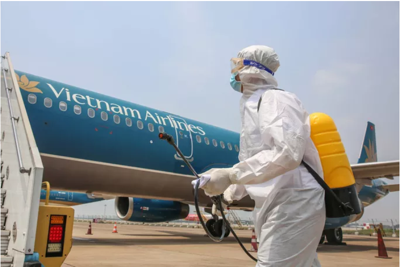 Một khách nghi mắc Covid-19 bay từ London về TP HCM, cả chuyến bay phải cách ly