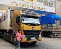 Thông quan xuất khẩu gần 1.000 xe hàng sang Trung Quốc