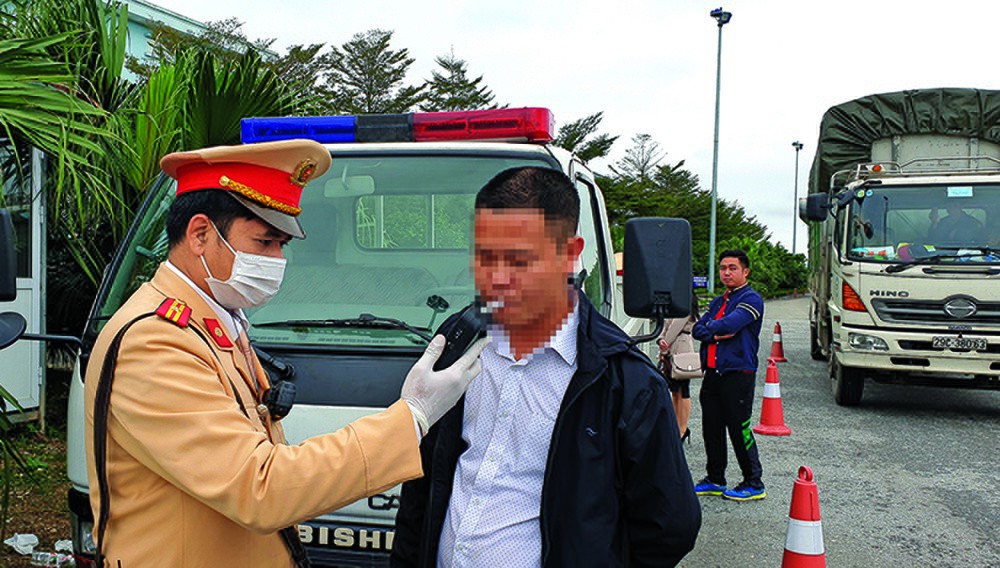 Đảm bảo an toàn khi kiểm tra nồng độ cồn trong mùa dịch Covid-19