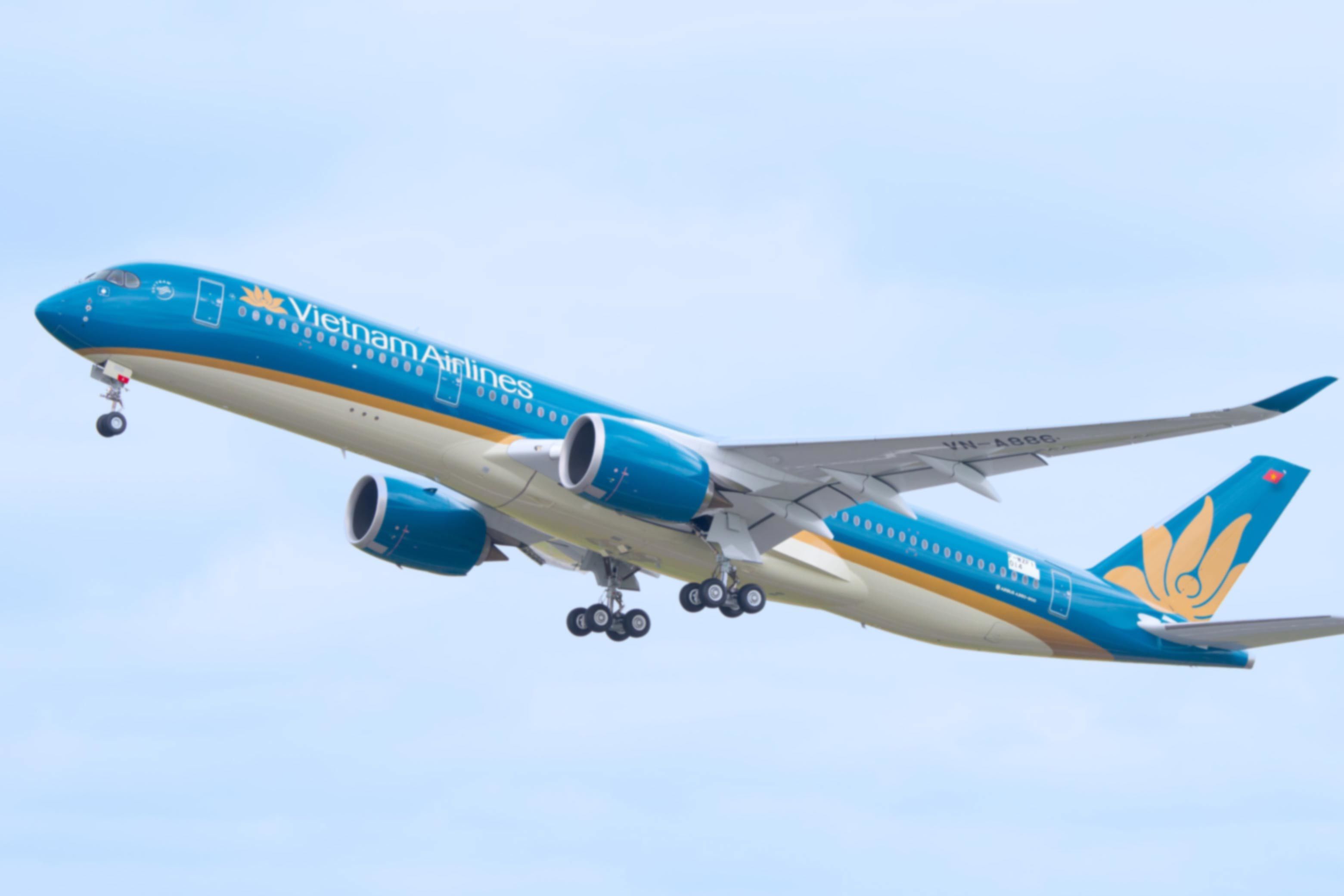 Bộ Y tế thông báo khẩn Truy tìm hành khách trên 7 chuyến bay có người mắc Covid-19