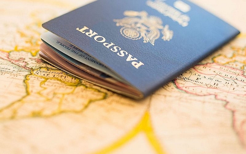 Ngừng cấp visa với toàn bộ người nước ngoài trong 15-30 ngày