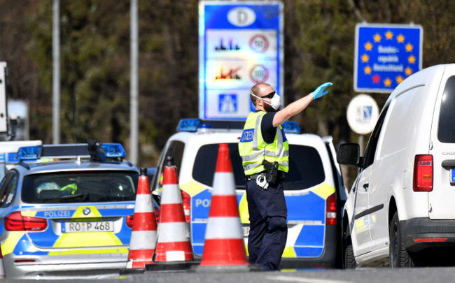 Nỗ lực khống chế đại dịch Covid-19, EU đóng cửa biên giới trong 30 ngày