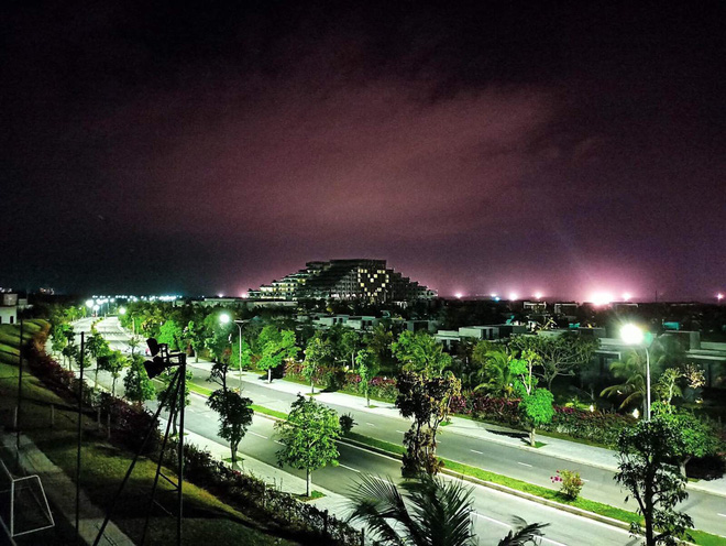 Nhiều tòa nhà cao tầng tại 17 tỉnh thành đồng loạt thắp sáng biểu tượng hình trái tim Gửi yêu thương tới tiền tuyến chống dịch Covid-19