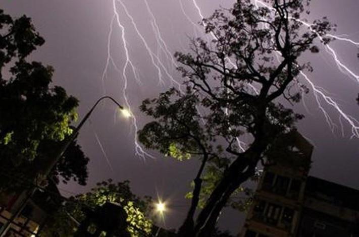 Thời tiết hôm nay ngày 233  Vùng núi phía Bắc đề phòng mưa đá