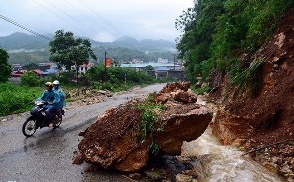 Thời tiết hôm nay 253 Cảnh báo mưa dông kèm lốc sét,mưa đá ở Bắc Bộ