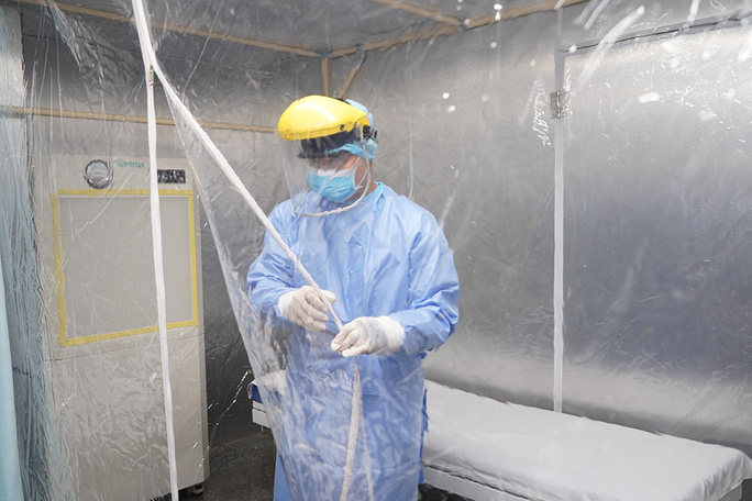 Bộ Y tế cảnh báo tác hại của buồng khử khuẩn toàn thân ngừa Covid-19