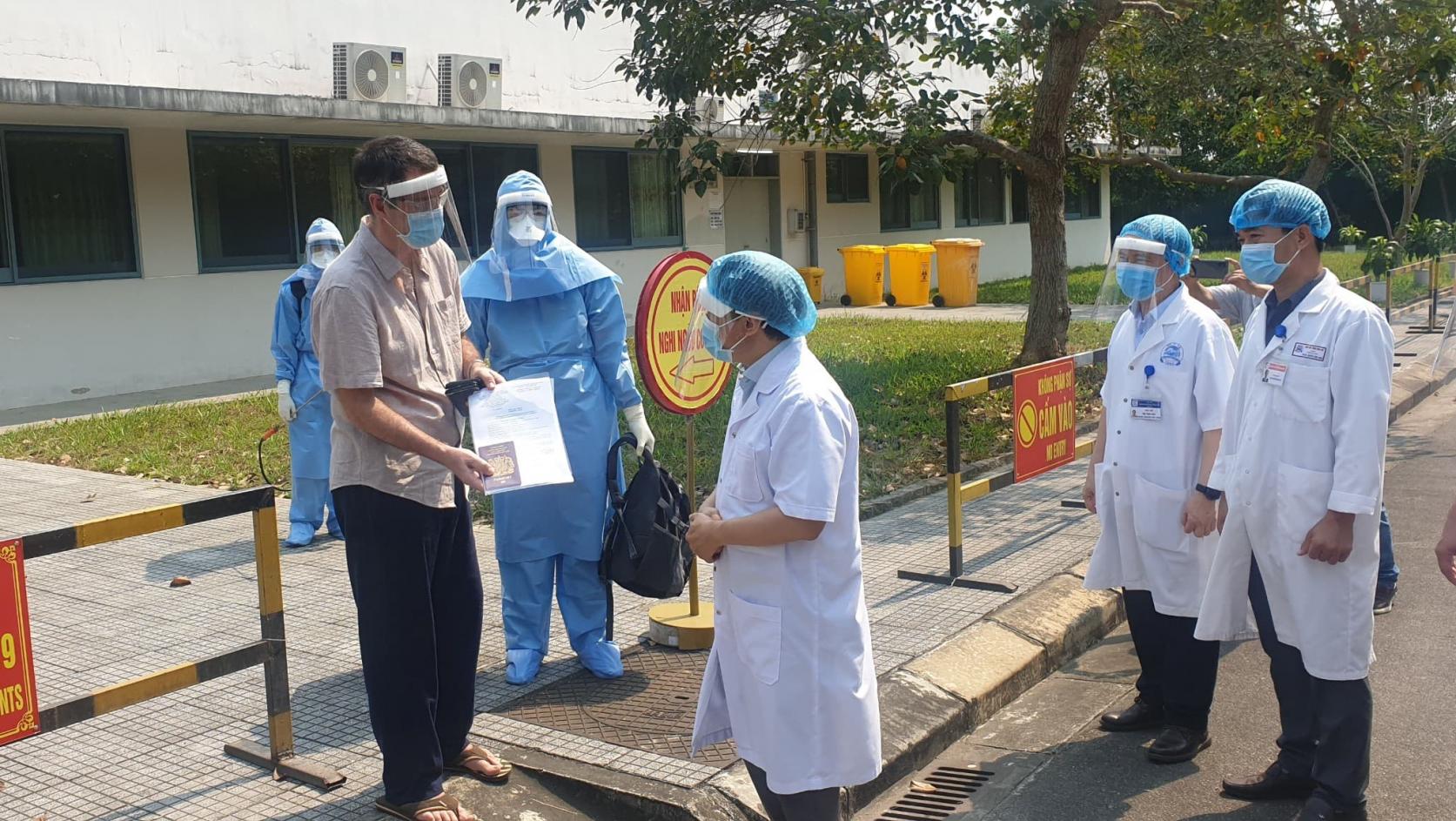 Cập nhật dịch COVID-19 tại Việt Nam BN 33 người Anh được xuất viện