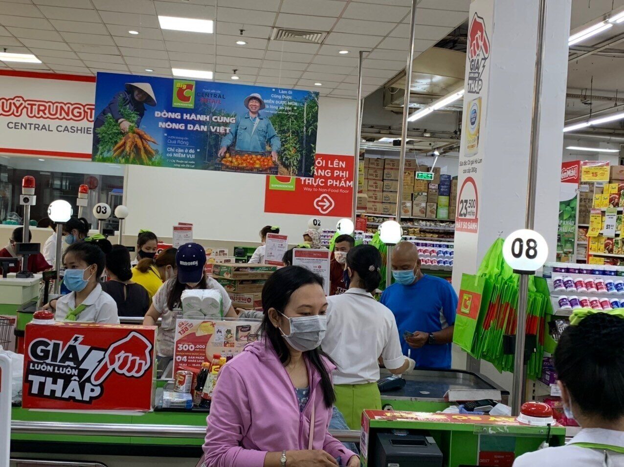 Hà Nội công bố các cửa hàng được mở cửa trong cao điểm mùa Covid