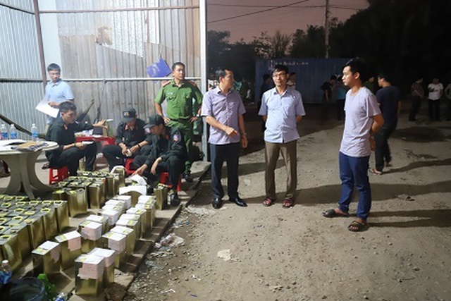 Truy tố 14 bị can trong đường dây pha trộn buôn bán xăng giả thu lợi hàng chục tỷ đồng