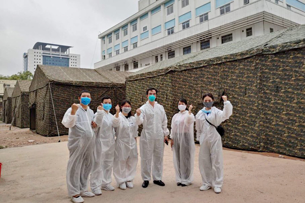 Xây bệnh viện dã chiến trong khuôn viên bệnh viện Bạch Mai