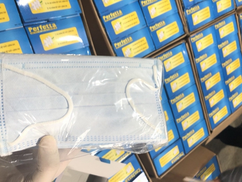 Phát hiện gần 800.000 khẩu trang y tế xuất lậu qua sân bay quốc tế Nội Bài