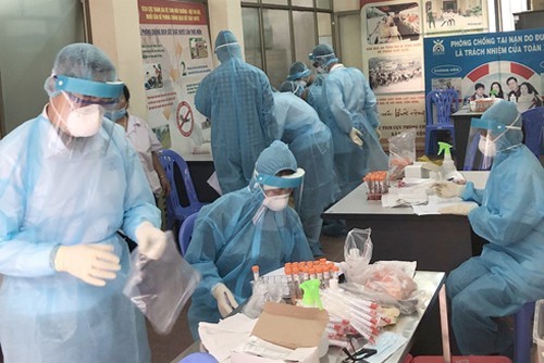 Thủ tướng Nguyễn Xuân Phúc điện đàm với Thủ tướng Trung Quốc về hợp tác chống dịch COVID-19