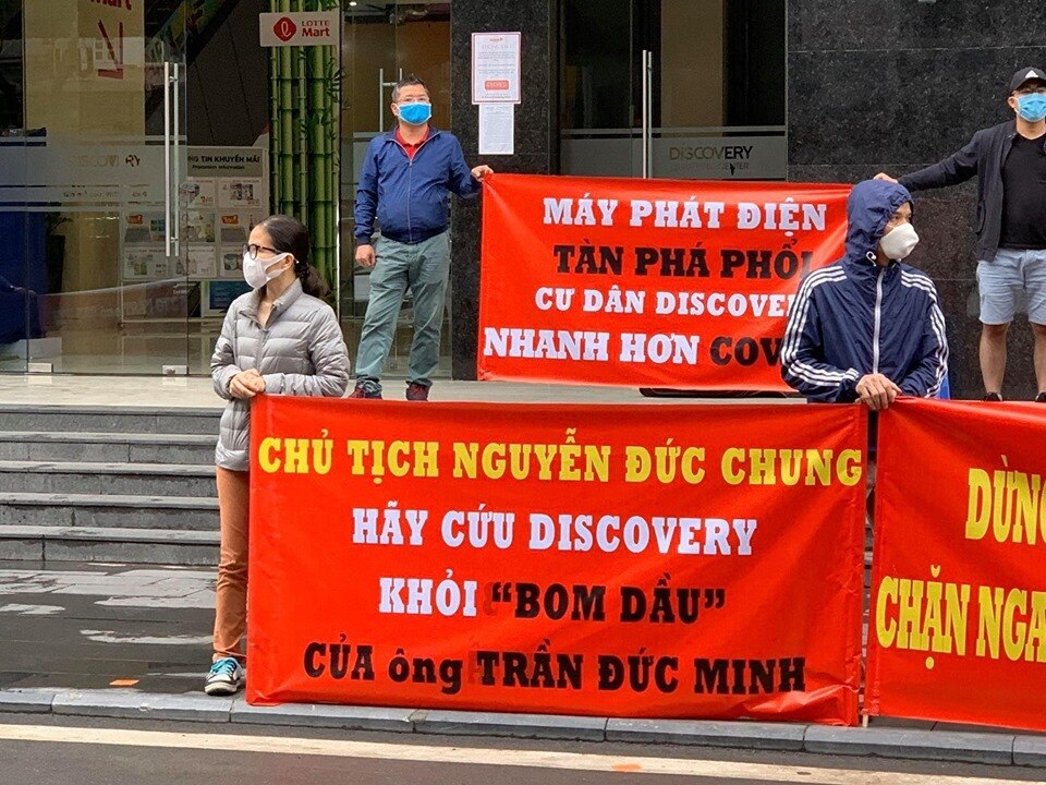 Đang cách ly xã hội cư dân Discovery Complex vẫn phải rời nhà kêu cứu 