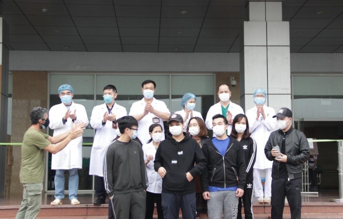 Thêm 27 bệnh nhân mắc COVID-19 được công bố khỏi bệnh