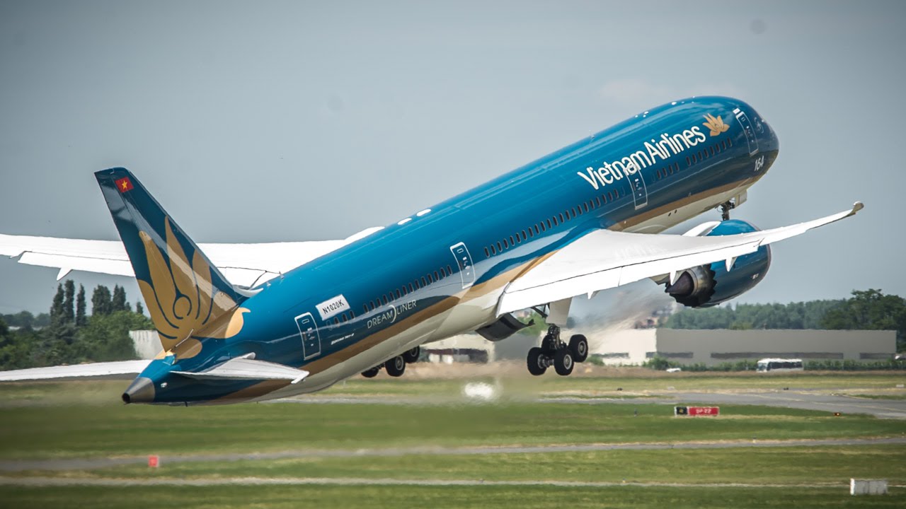 Vietnam Airlines miễn phí vé cho bác sỹ, y tá, chuyên gia y tế và vận chuyển hàng hóa phòng, chống dịch Covid-19  