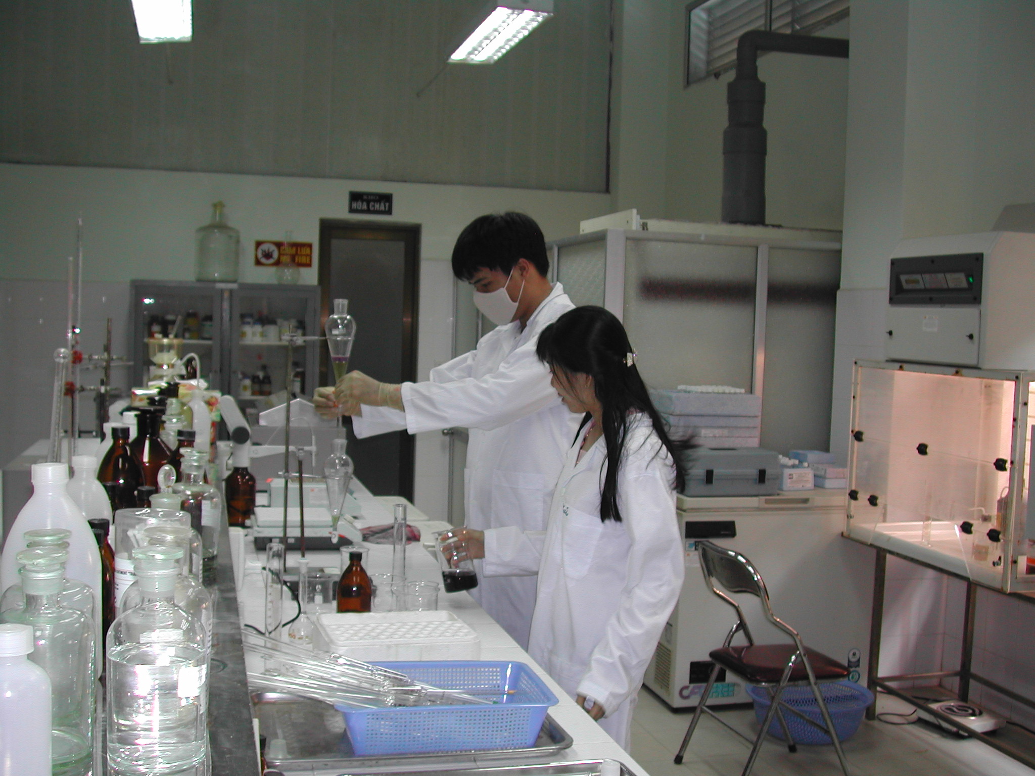 Hỗ trợ vật tư y tế cho Cơ quan đại diện Việt Nam ở nước ngoài