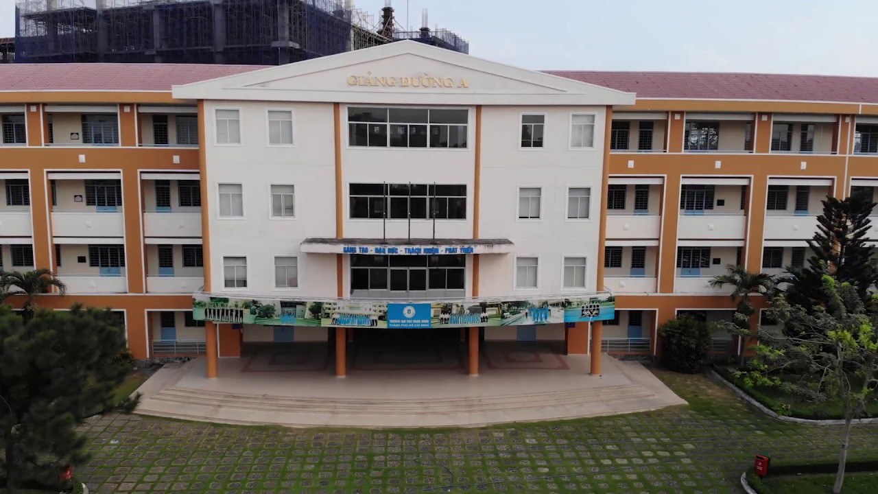 Hiệu trưởng, phó hiệu trưởng trường ĐH Ngân hàng TPHCM bị đình chỉ công tác