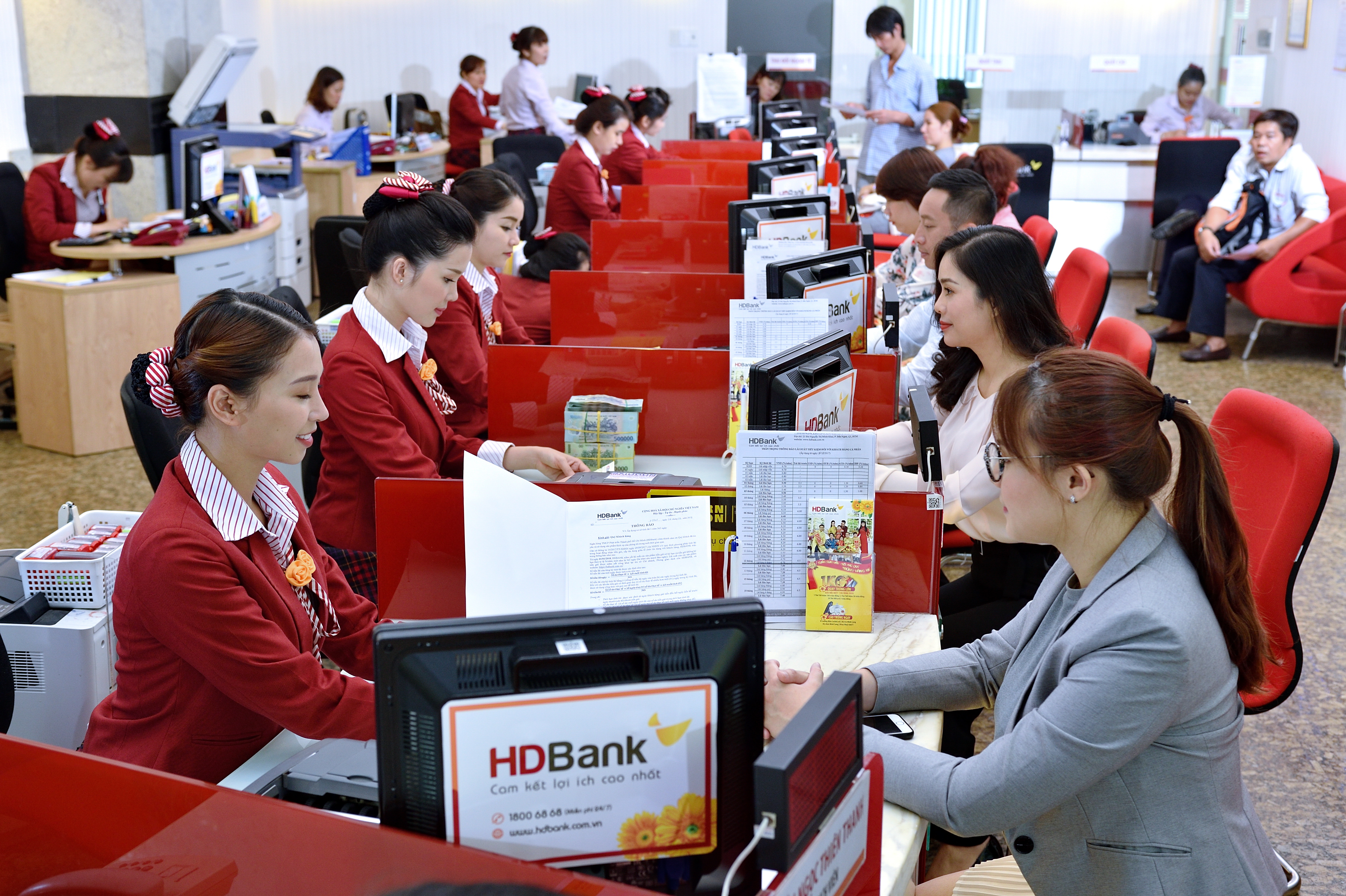 Báo cáo thường niên HDBank 2019 ghi nhận kết quả kinh doanh đột phá, hướng về một HDBank Happy Digital Bank