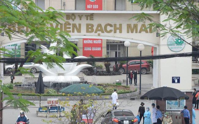 Bộ Y tế yêu cầu Bệnh viện Bạch Mai báo cáo về việc tụ tập đông người trên sân bệnh viện tối ngày 104