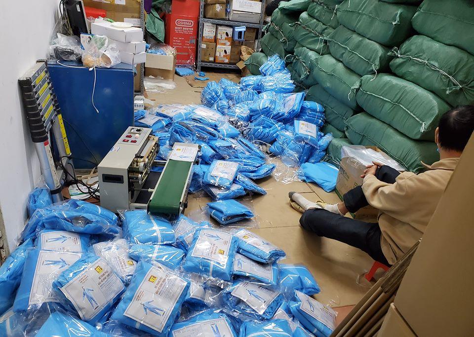 Hà Nội Phát hiện thu giữ hàng nghìn sản phẩm vật tư y tế không rõ nguồn gốc, xuất xứ