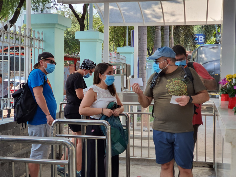 Đề nghị miễn giảm tiền phòng với khách du lịch mắc kẹt vì dịch Covid-19