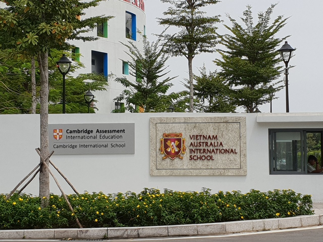 Bức xúc về học phí, Phụ huynh Trường Quốc tế Việt Úc (VAS) gửi đơn kiến nghị lên UBND Thành phố